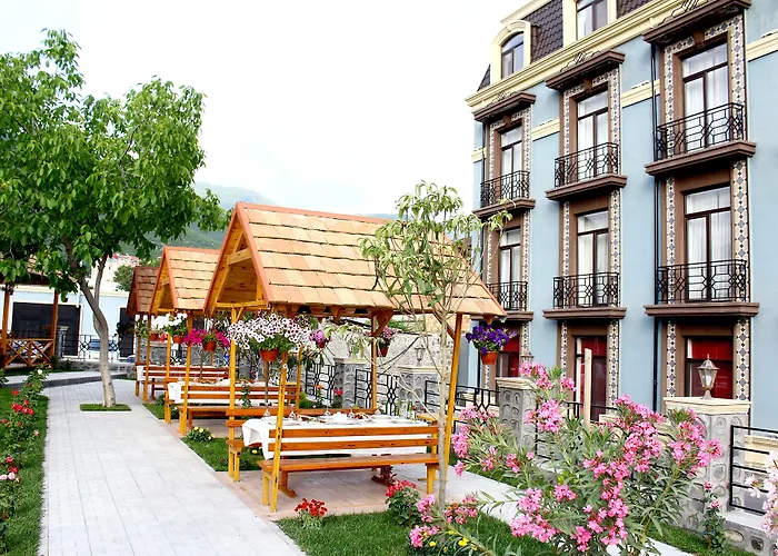 Macara Sheki City Hotel