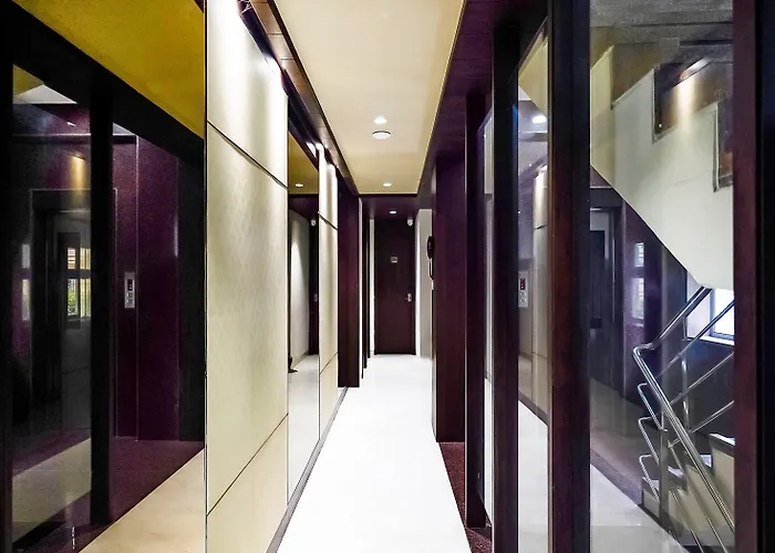 Fabhotel Eros 211 - Nr Sreebhumi