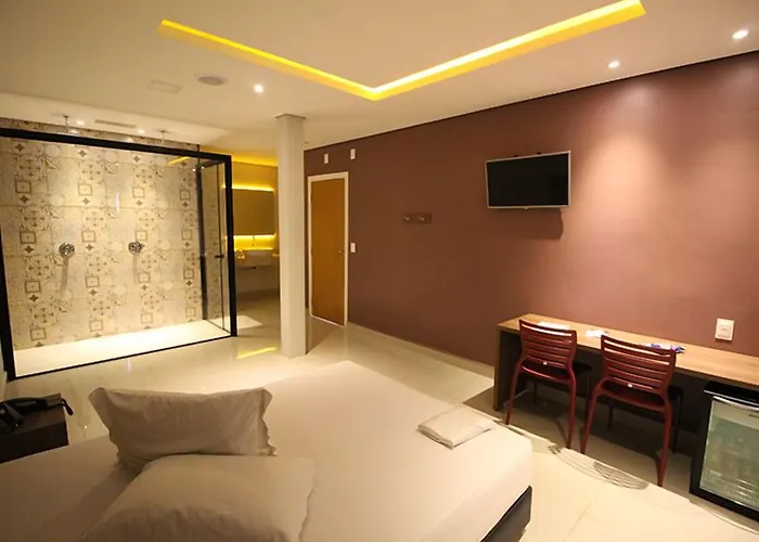 Plaza Motel (Adults Only)