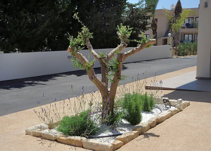 Nelia Gardens