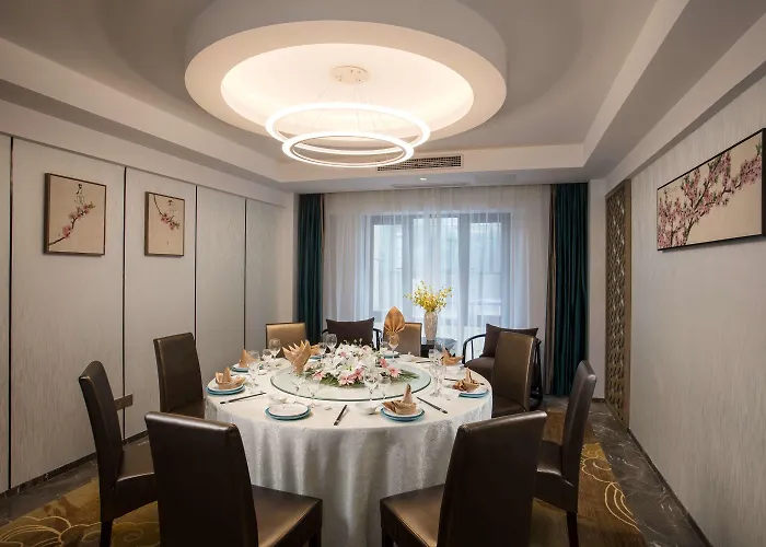 Ramada By Wyndham Zhenjiang City Center