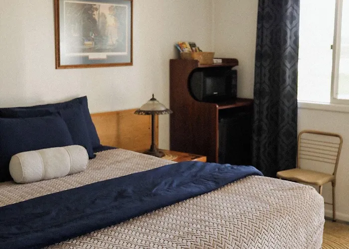 Redwood Motel