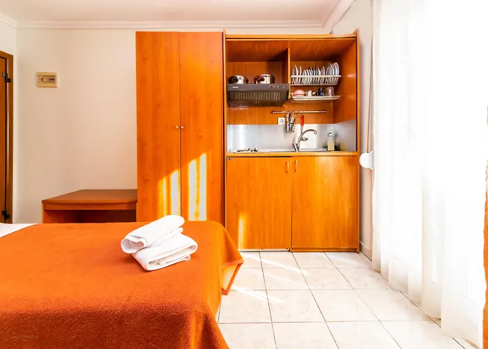 Hotel Avra
