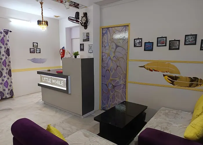 Little While Elitz-Budget & Backpacker Friendly Micro Hotel-Near Metro