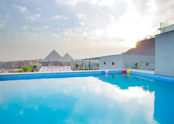 Pyramid Front Hotel