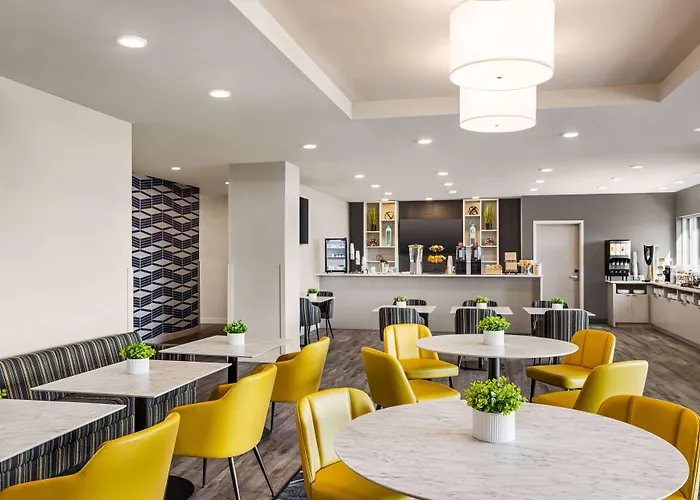 Microtel Inn & Suites Dorval Qc