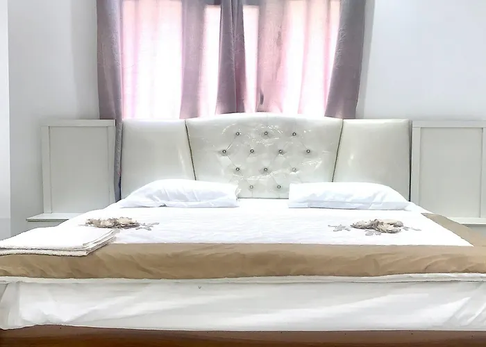 Oyo 157 Dream Barka Hotel