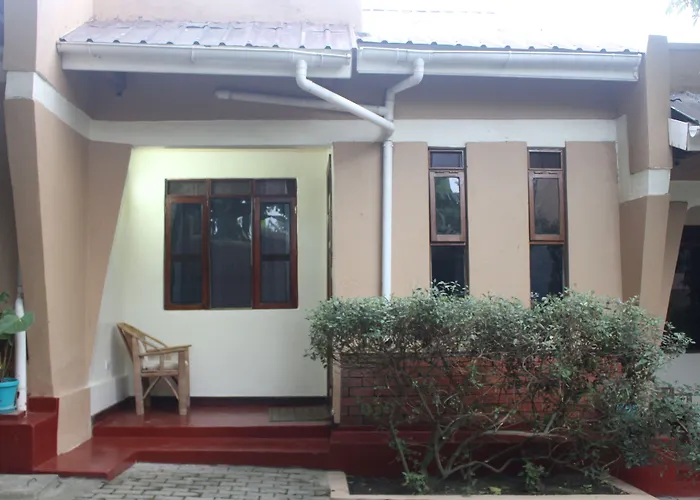 Montane Safaris Hotel