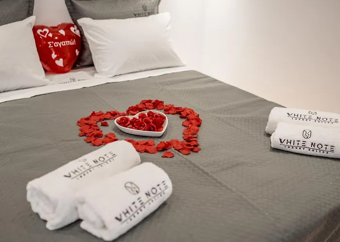 White Note Luxury Suites