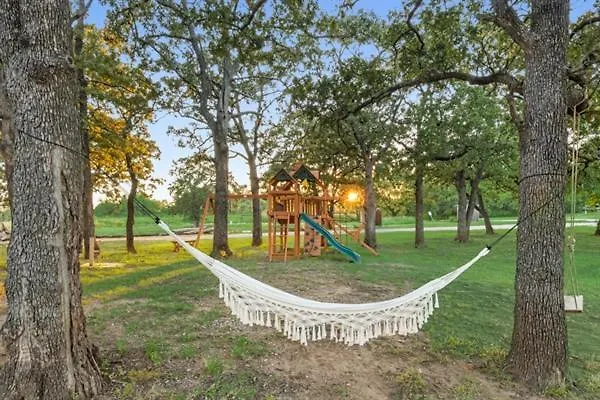 Spacious Wooden Suite #5 By The Lake At Texoma Shores Resort