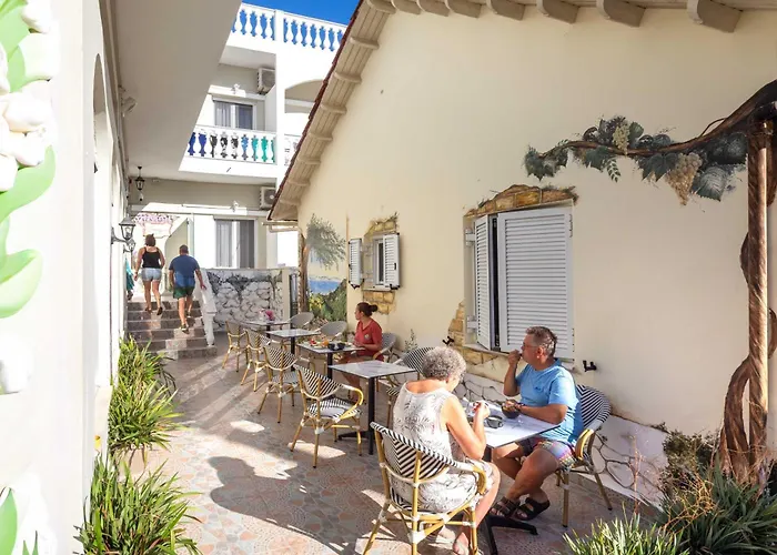 Bella Vista Beach Hotel
