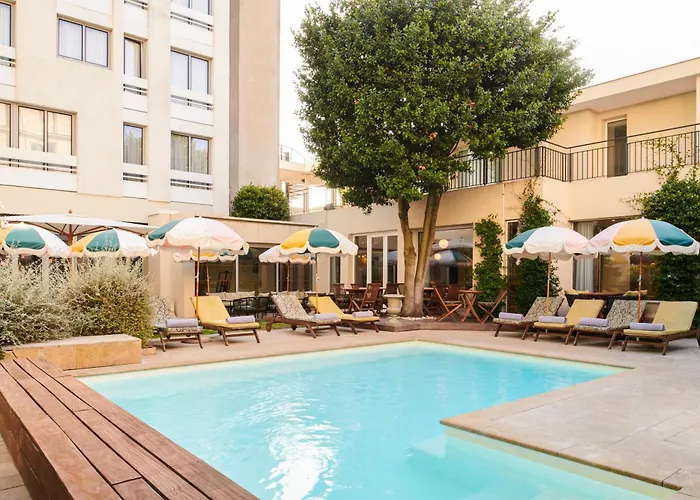 Maison Des Ambassadeurs, A Small Luxury Hotels