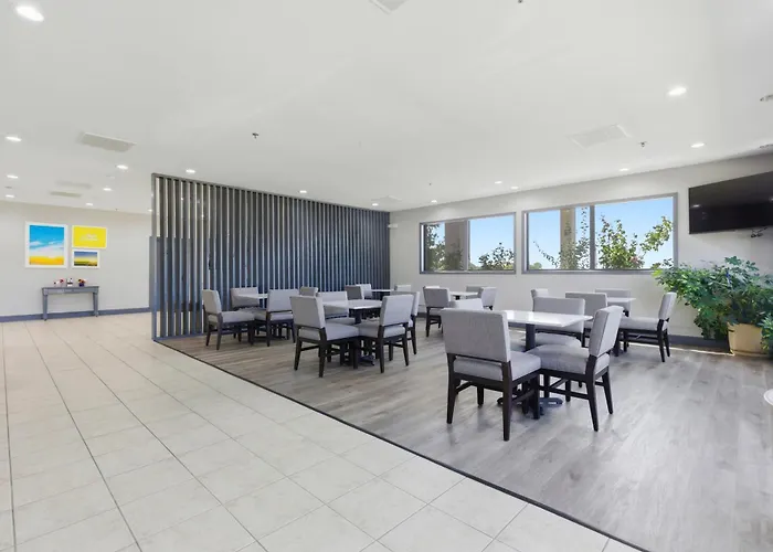 Days Inn & Suites By Wyndham Wynne