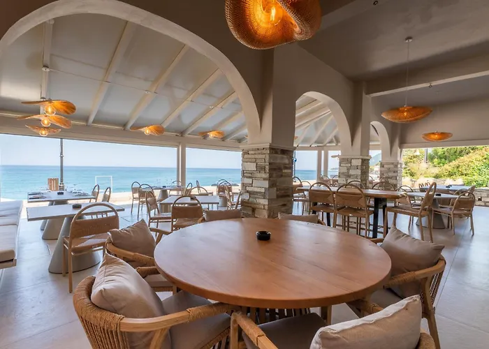 Kelly Beach Hotel