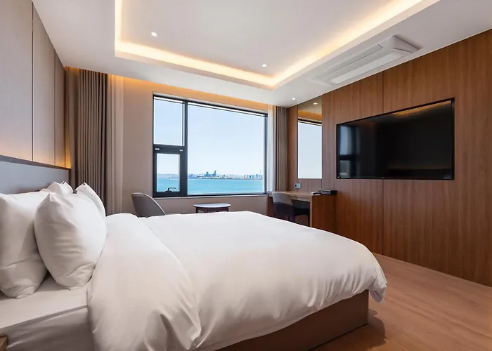Pohang Yeongildae Beach Hotel