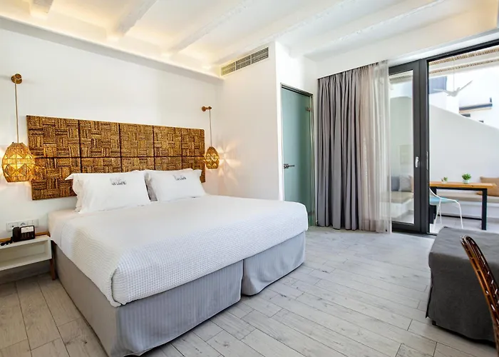 Icon Suites By The Sea