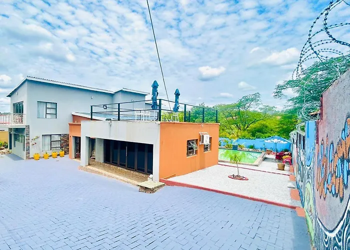 Woodpecker'S Guest House