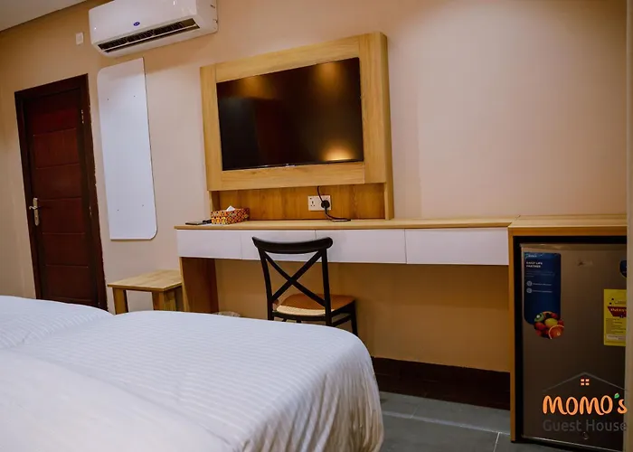 Momo'S Hotel
