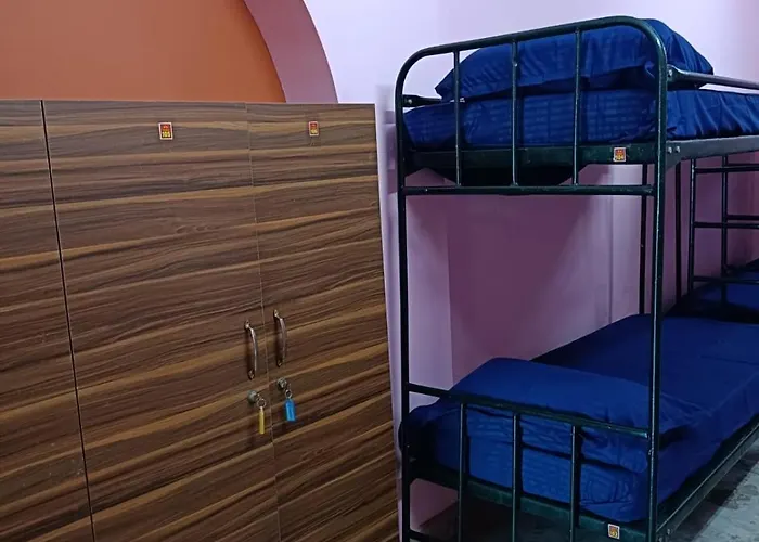 Le Apex Hostel