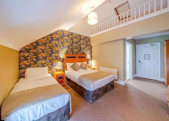 The Gateway Hotel