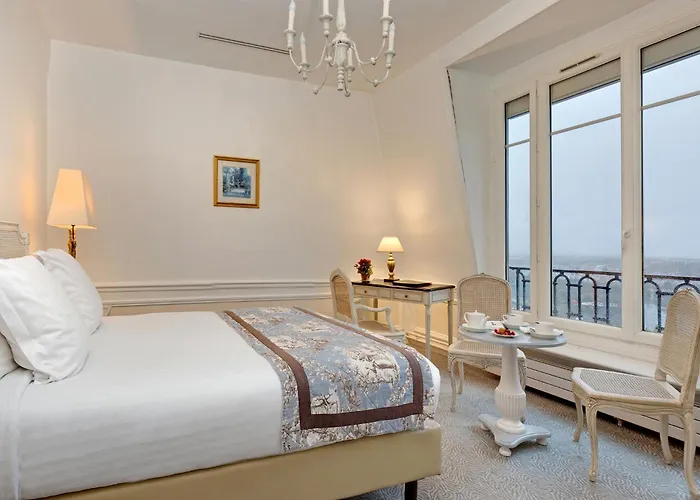 Hotel Pavillon Henri IV