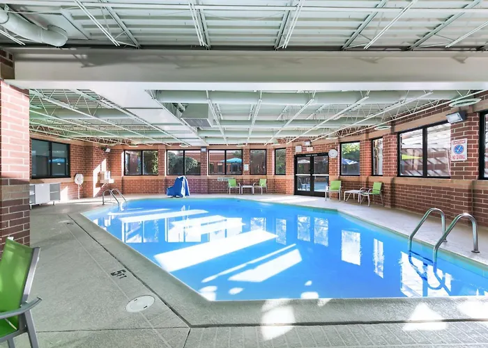 Holiday Inn Express Naperville By Ihg