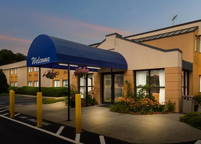 All Seasons Inn & Suites Smithfield Providence