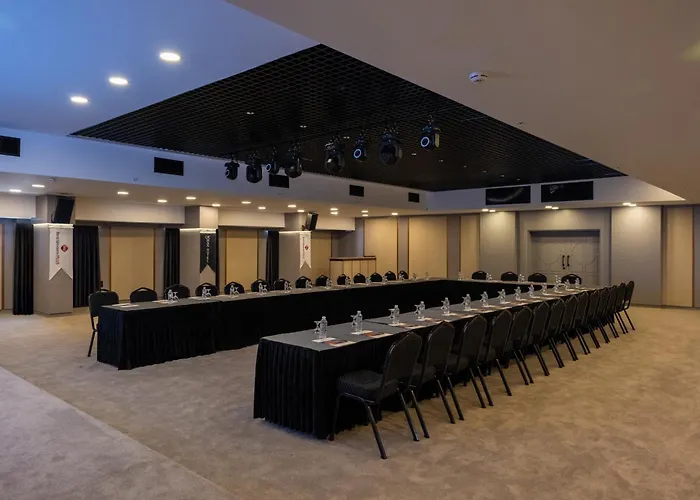 Best Western Plus Khan Hotel
