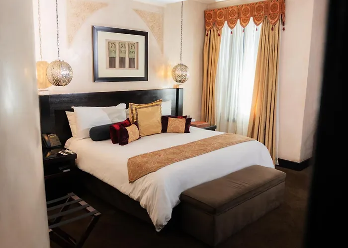 Tayfin Royale Hotel & Conference Centre