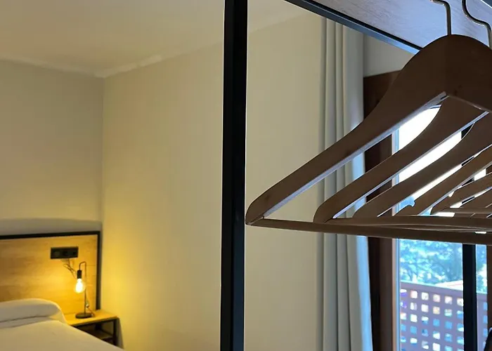 Hotel Niu A 50 M Del Funicamp