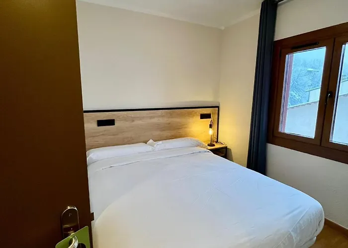 Hotel Niu A 50 M Del Funicamp