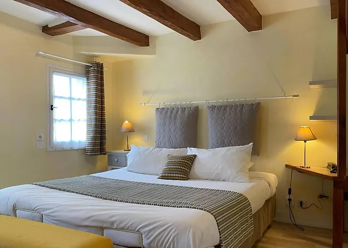 Auberge Le Colombien - Hotel Et Restaurant