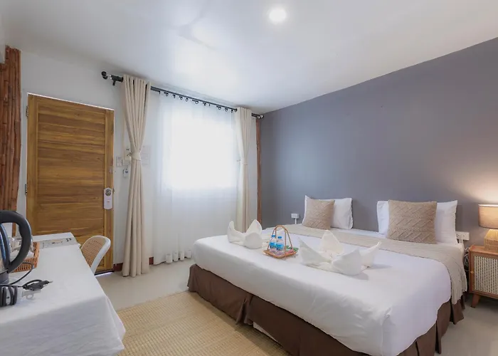 Phi Phi Cozy Seafront Resort