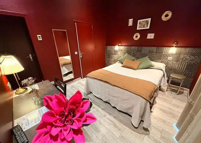 Hotel Comedie - Place De La Comedie Corum