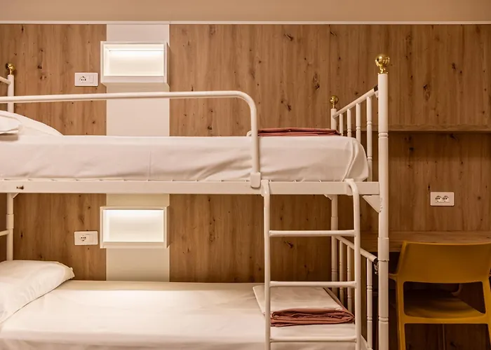 Hostel Archi Rossi