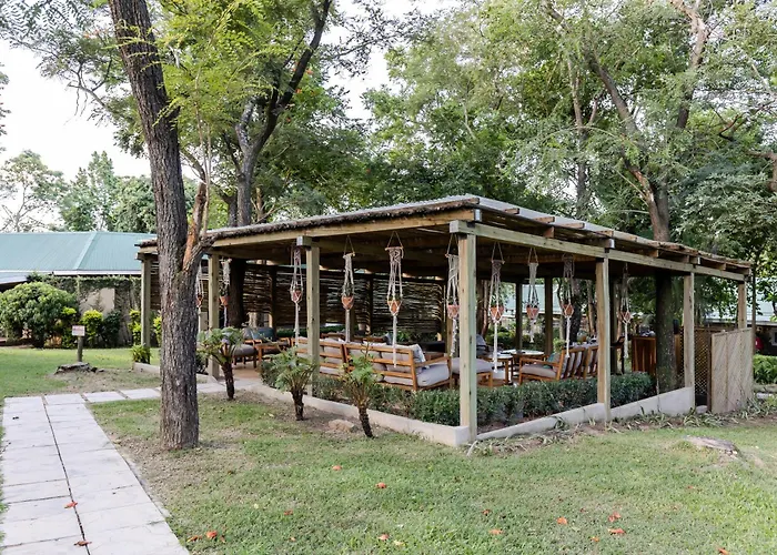 Perry'S Bridge Hollow Boutique Hotel