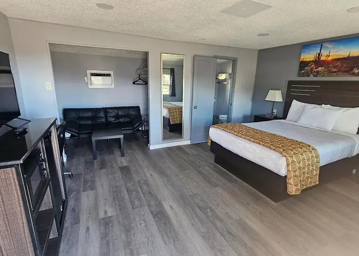 Travelers Inn