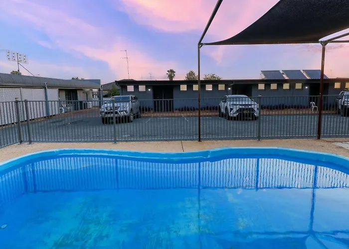 Moonraker Motor Inn