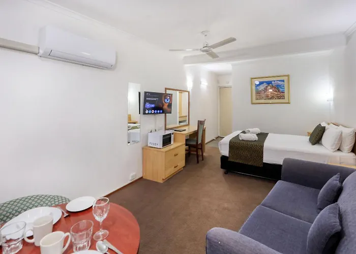 Moonraker Motor Inn