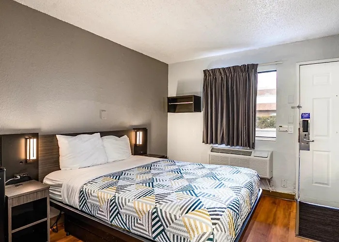 Motel 6-Wethersfield, Ct - Hartford