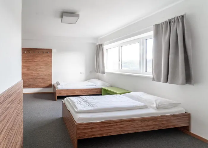 Karlingerhaus Hotel Hostel Home