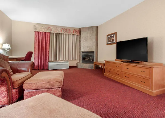 Norfolk Lodge & Suites, An Ascend Collection Hotel