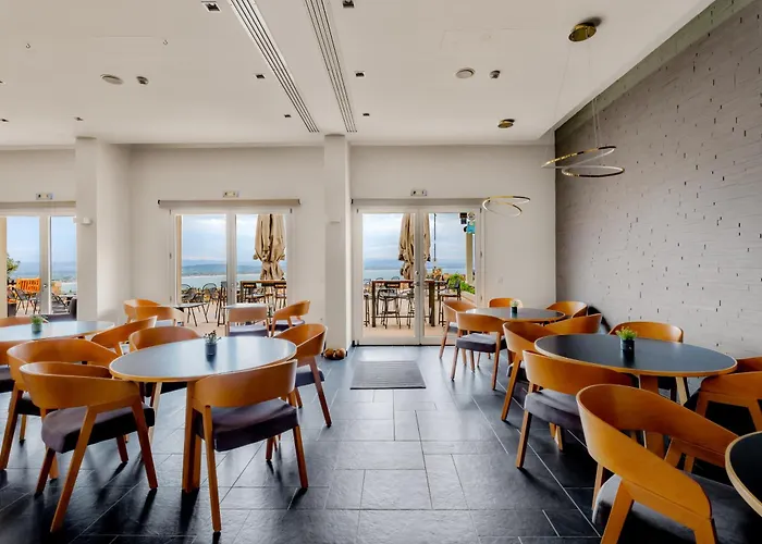 Orizontes View Hotel