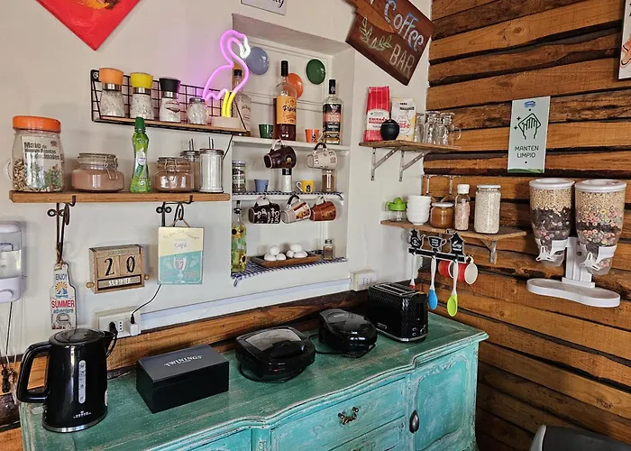 Hostal Sol Y Luna - Descanso A 10 Min Del Aeropuerto & Desayuno Incluido