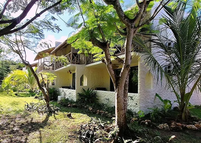 Kipepeo Beach And Village