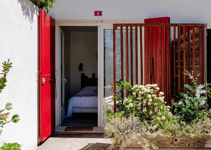 Les Volets Rouges - Hotel Cassis - Situe Dans Le Parc National Des Calanques - Parking Gratuit