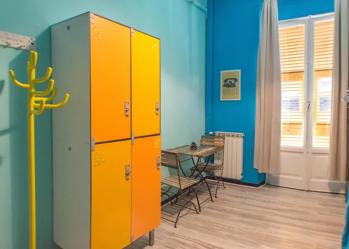 Victoria House Hostel