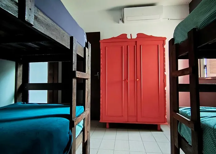 Katsbarnea Hostel