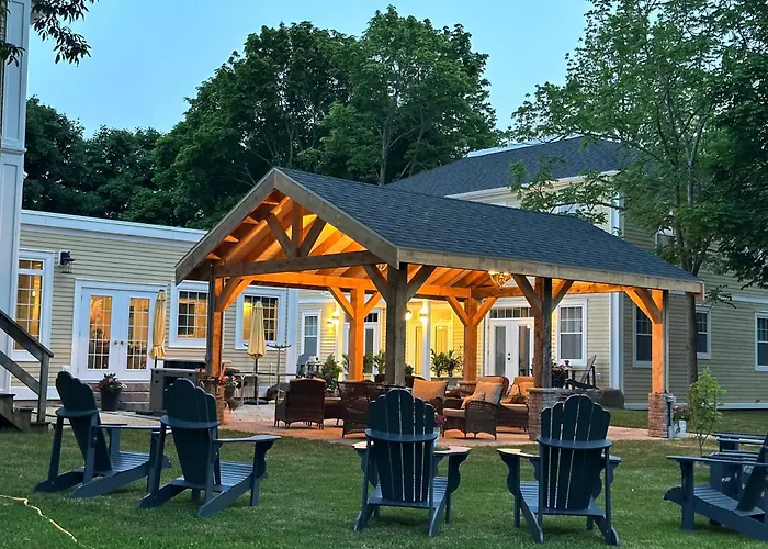 Tattingstone Inn