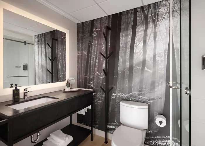 Peaks Hotel And Suites